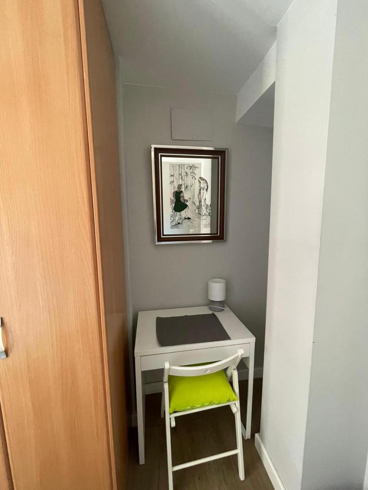 Cozy Room In Stylish Flat Just Steps From The Beach Cadix Extérieur photo