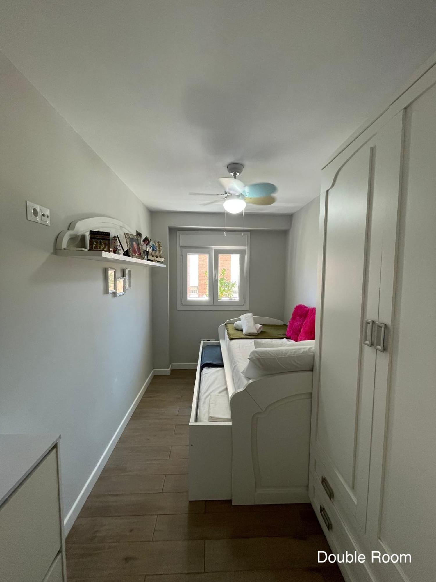 Cozy Room In Stylish Flat Just Steps From The Beach Cadix Extérieur photo